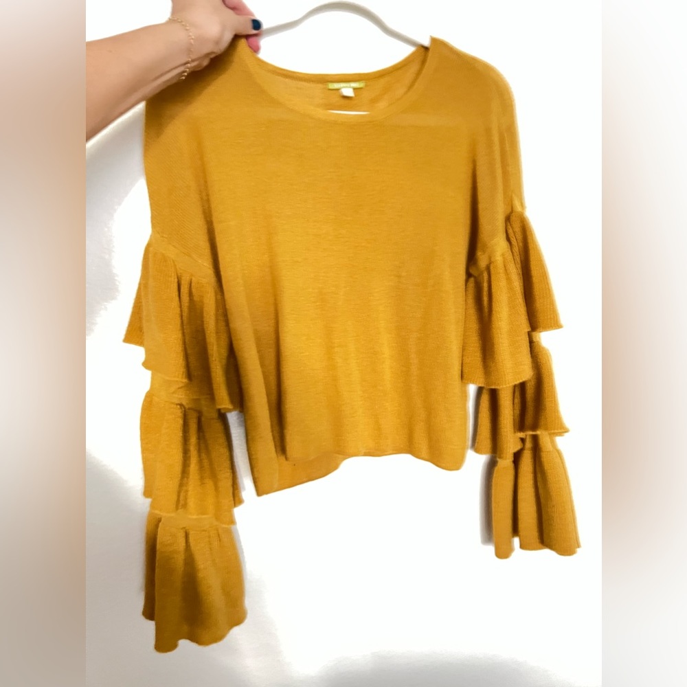 Gianni Bini Ruffled Sleeve Top